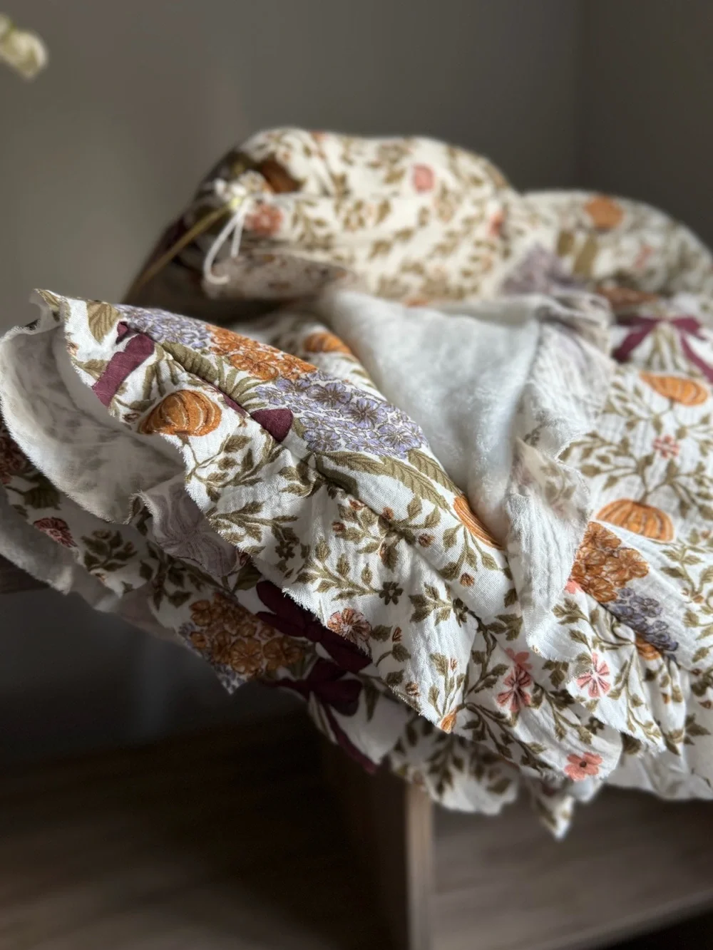 ENVOGUE Dreamy cotton gauze throw fall harvest pumpkin bows cottage core 50”x70